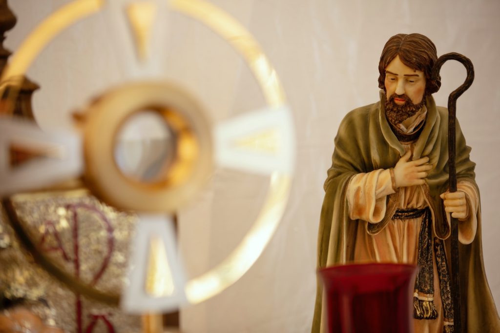 “Il Verbo si fece carne”: Adorazione Eucaristica quotidiana nell’Ottava di Natale
